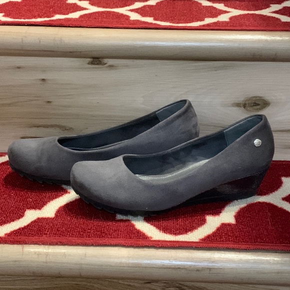 EUC Patrizia by Spring Step Gray Faux Suede Wedge Heeled Pumps Sz 40 - Picture 2 of 5